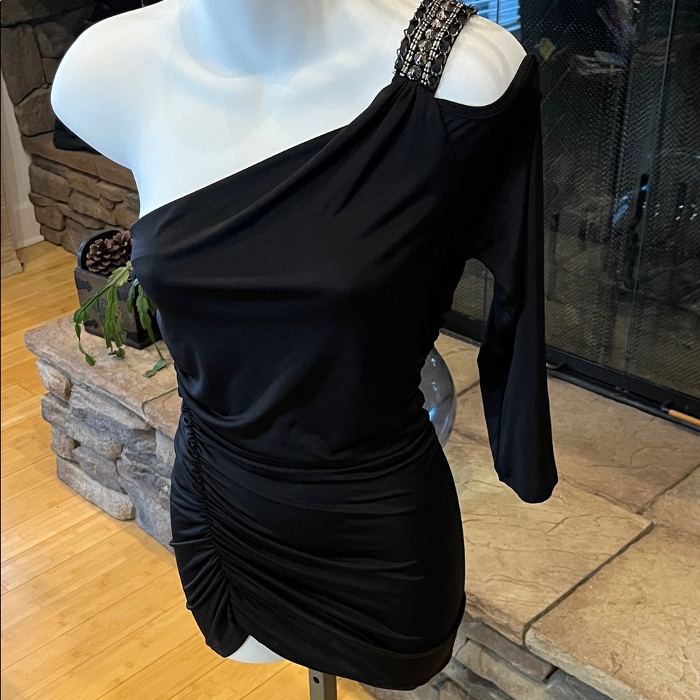 NWT Wet Seal Black One-Cold Shoulder Blouse with Metal Accents on Shoulder, SzXL
